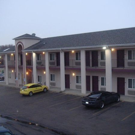 Townhouse Inn & Suites Omaha Exterior foto